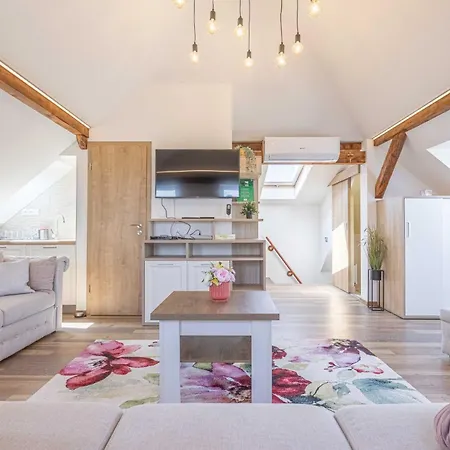 בית הארחה Casa Perla 3*