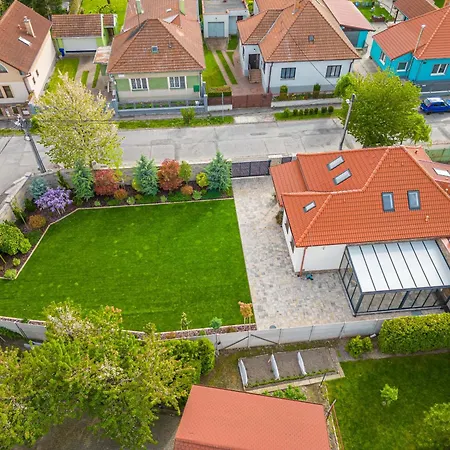 Casa Perla בית הארחה Dunajská Streda